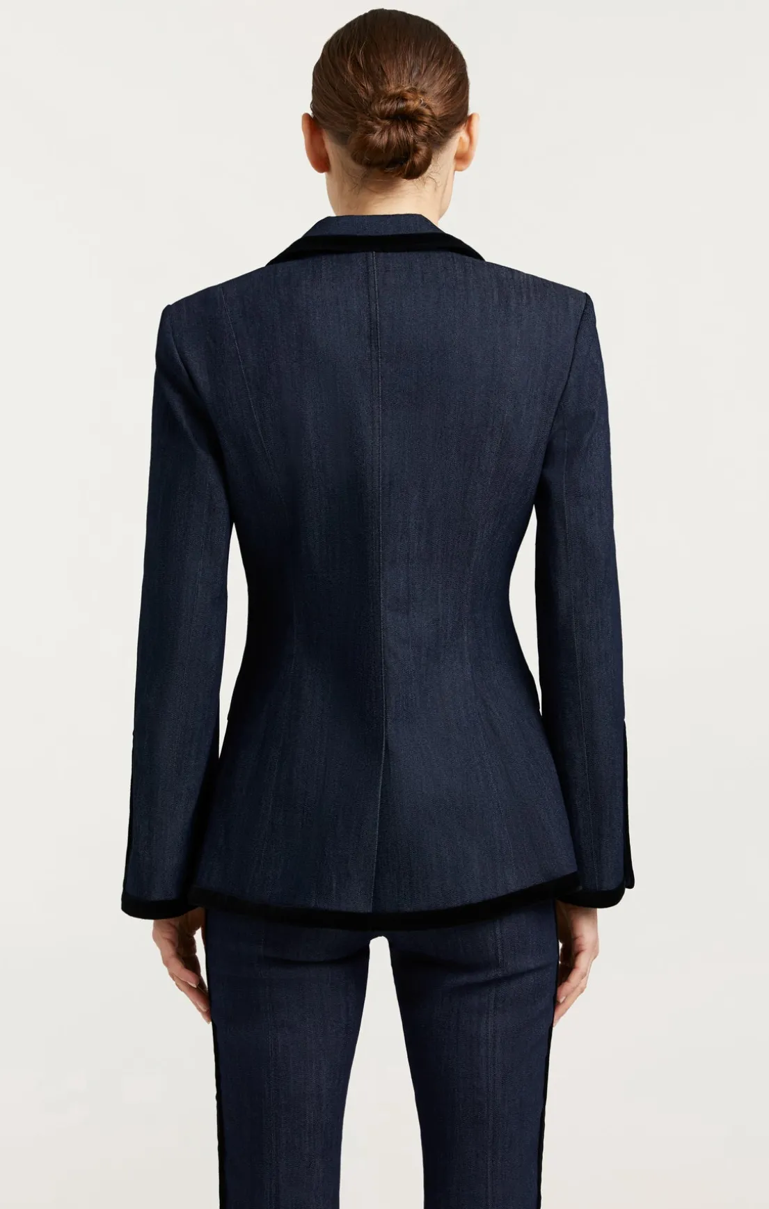Ariane Blazer