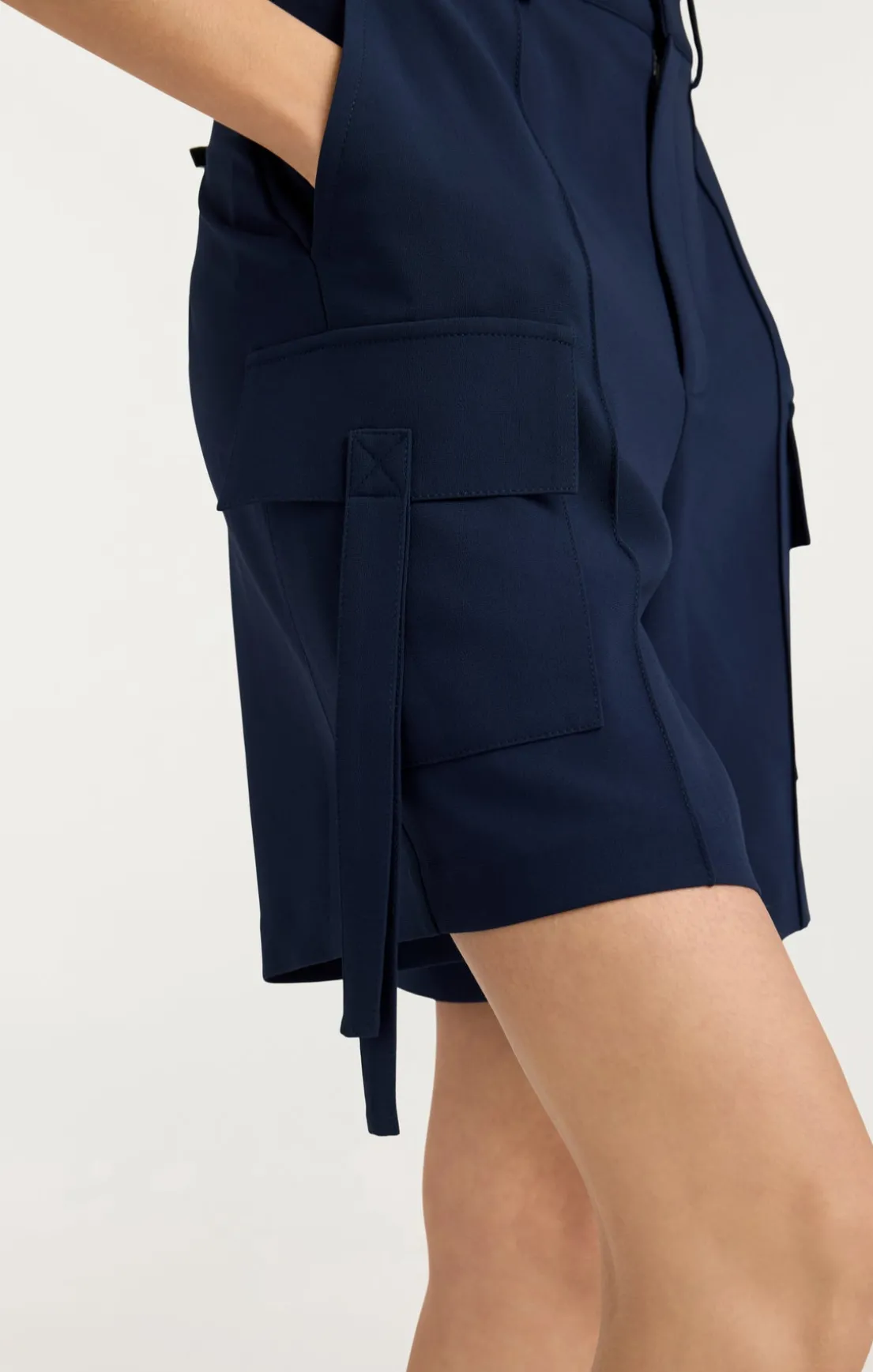 Crepe Odilia Short