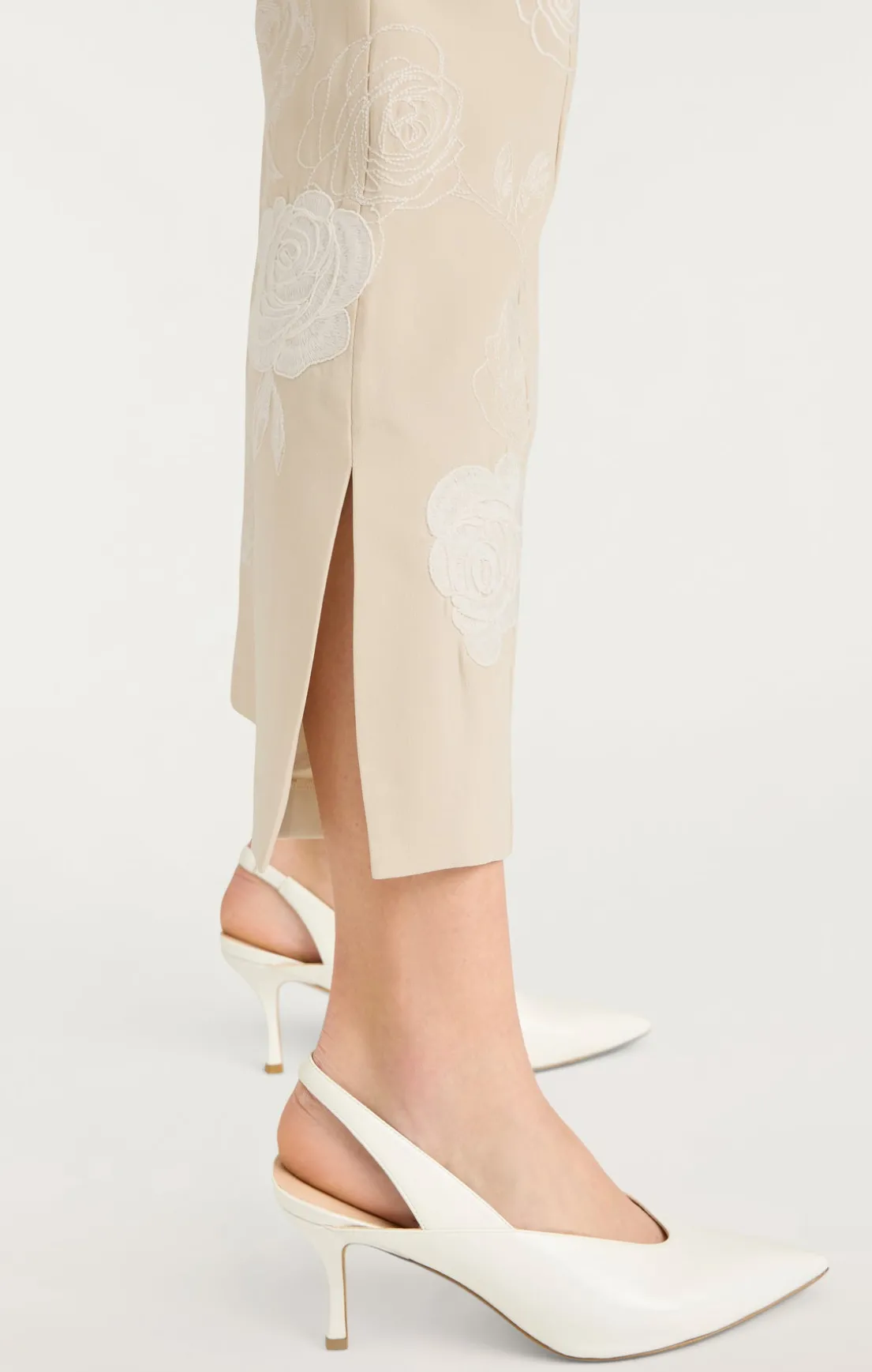 Floating Roses Embellished Cropped Brianne Pant