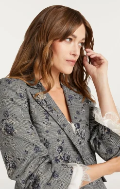 Hilla Blazer