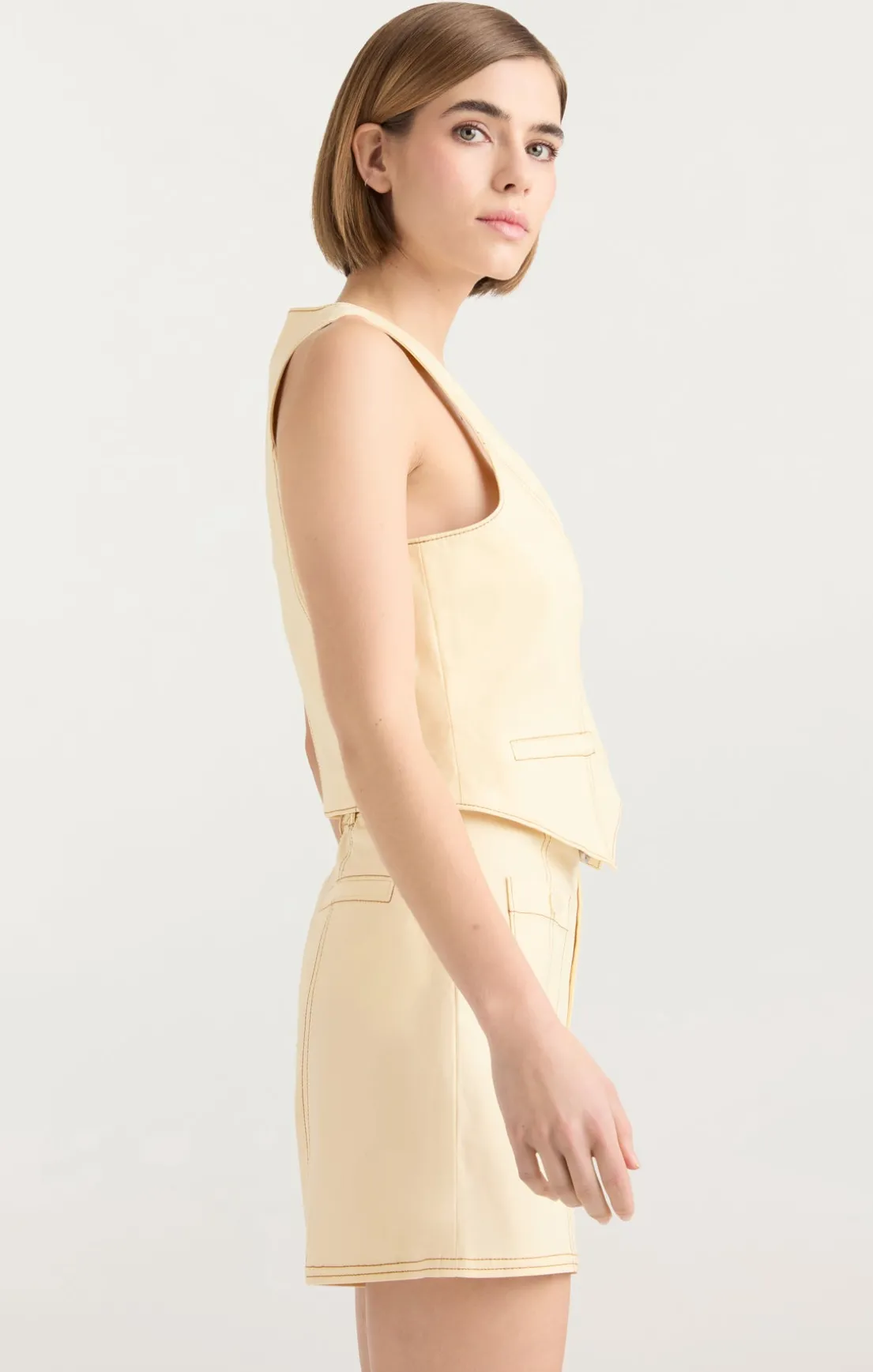 Lio Vest
