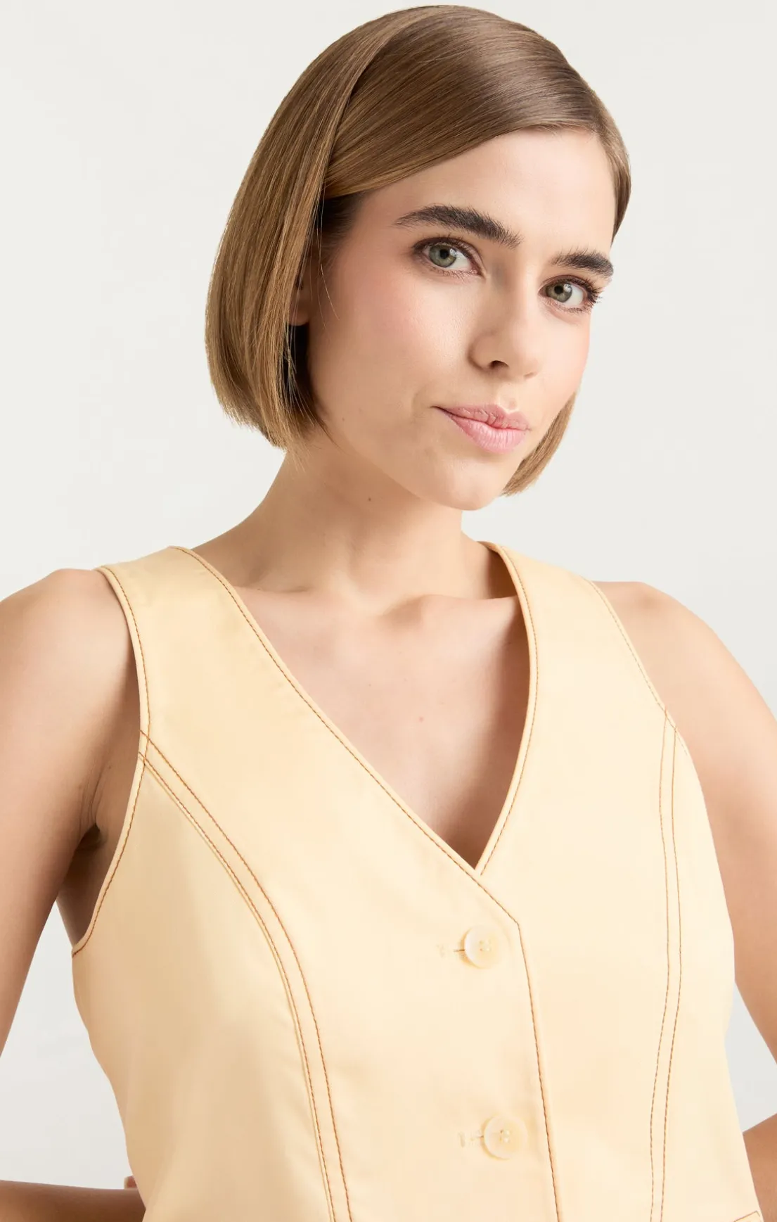 Lio Vest