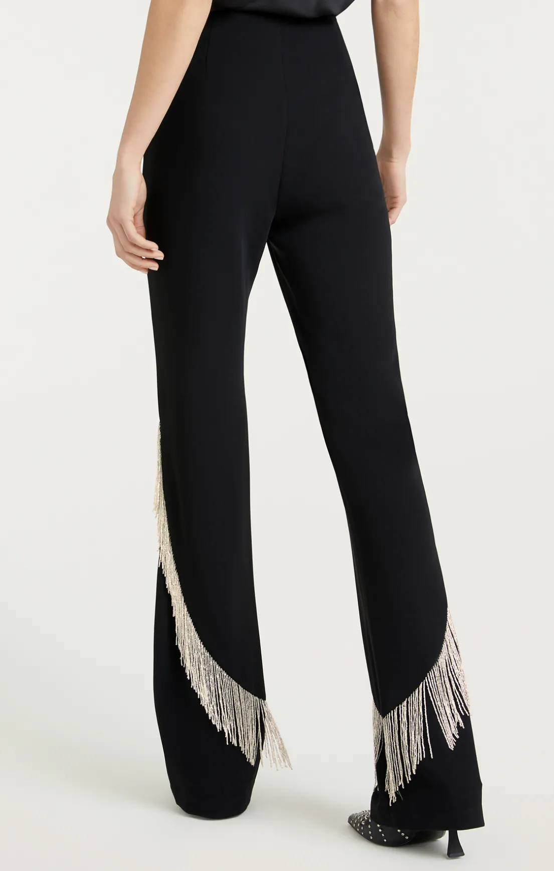 Lucynda Pant