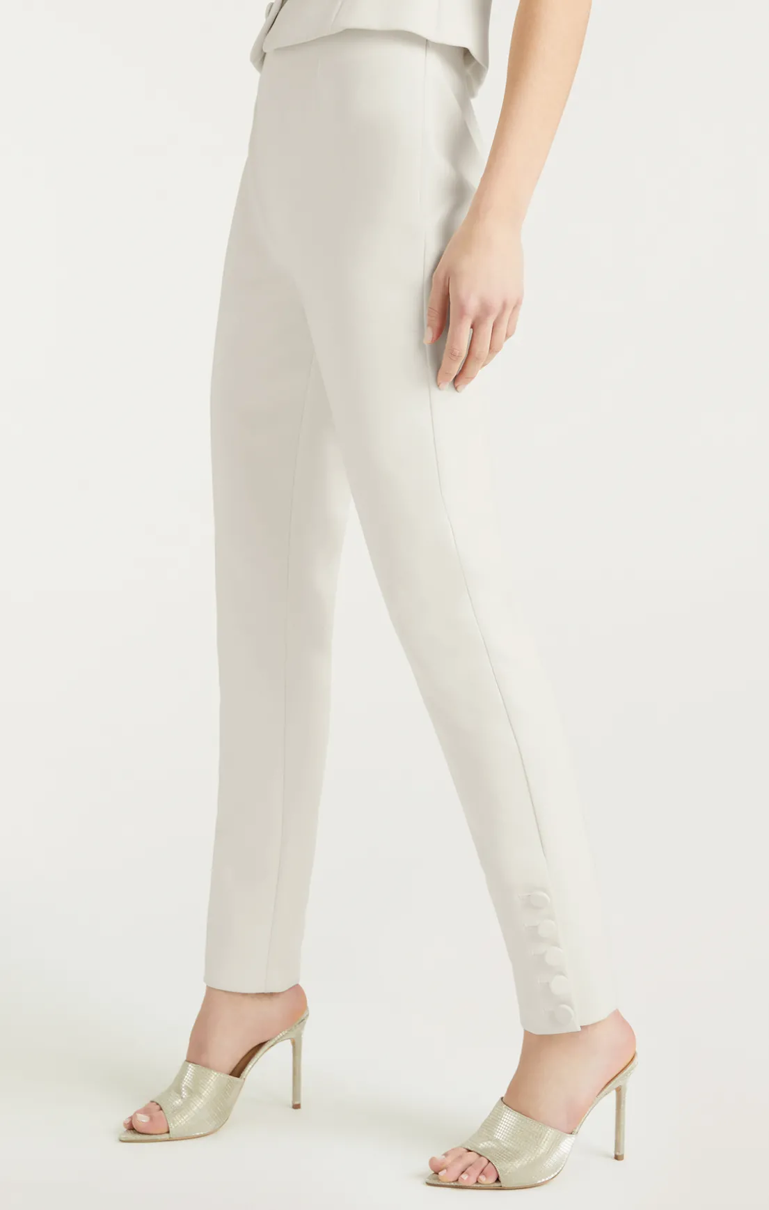 Rowena Pant